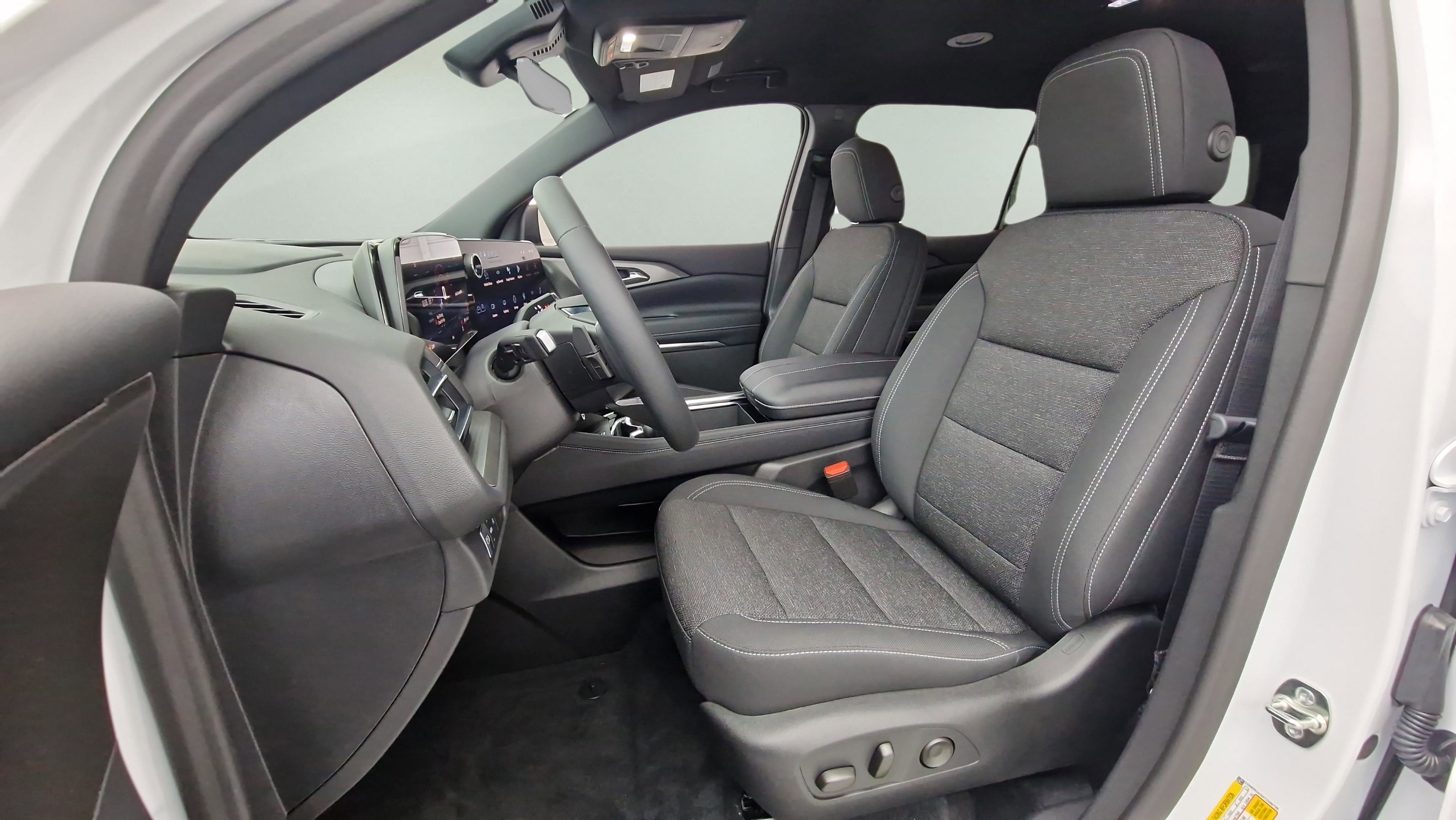 New 2026 Chevrolet Traverse LT w/ Driver Confidence Package FWD image 15