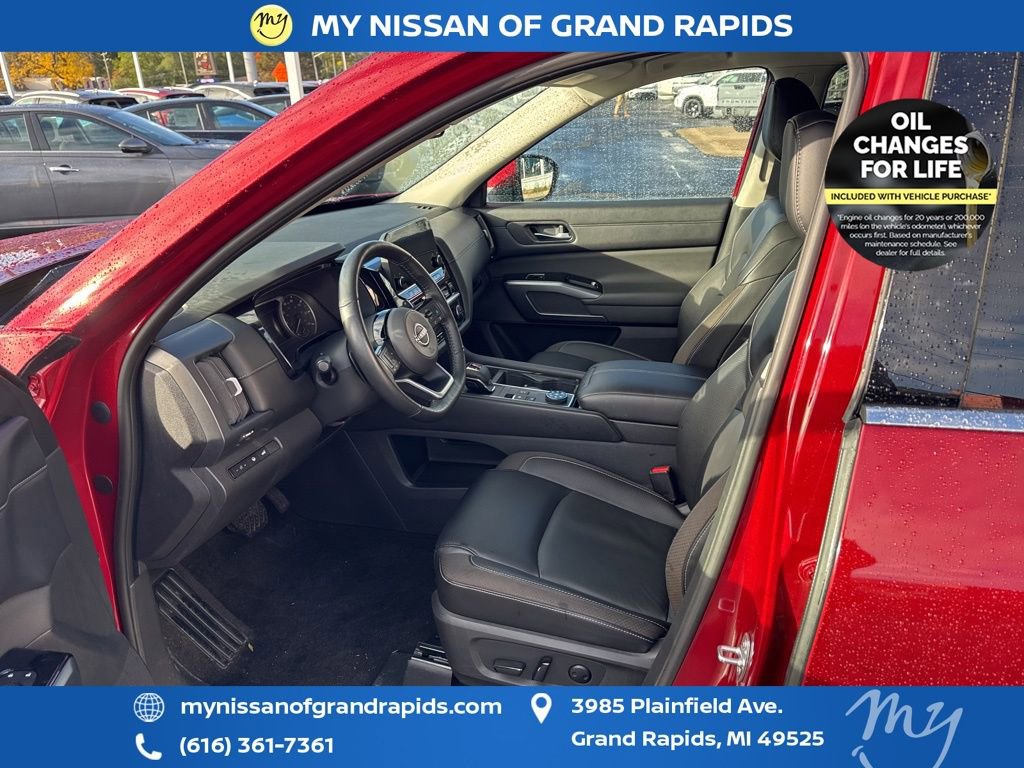 Used 2023 Nissan Pathfinder SL image 19