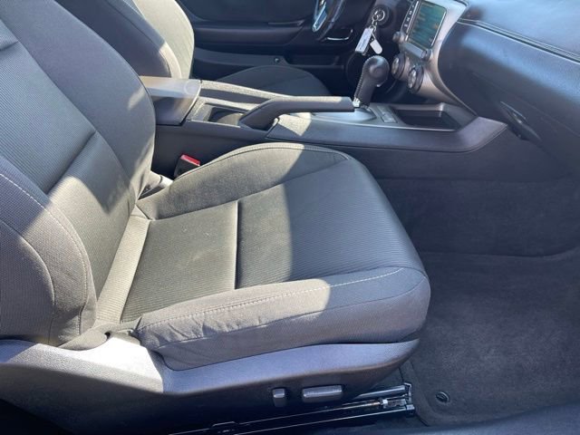 Used 2015 Chevrolet Camaro LT RWD image 11