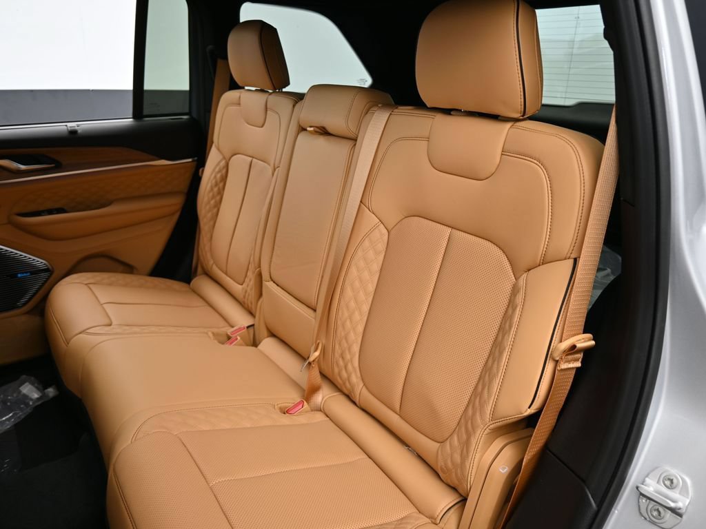 New 2025 Jeep Grand Cherokee Summit AWD/4WD image 41
