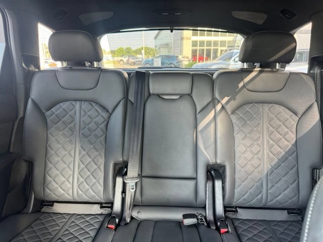 Certified 2025 Audi SQ7 Prestige AWD/4WD image 47