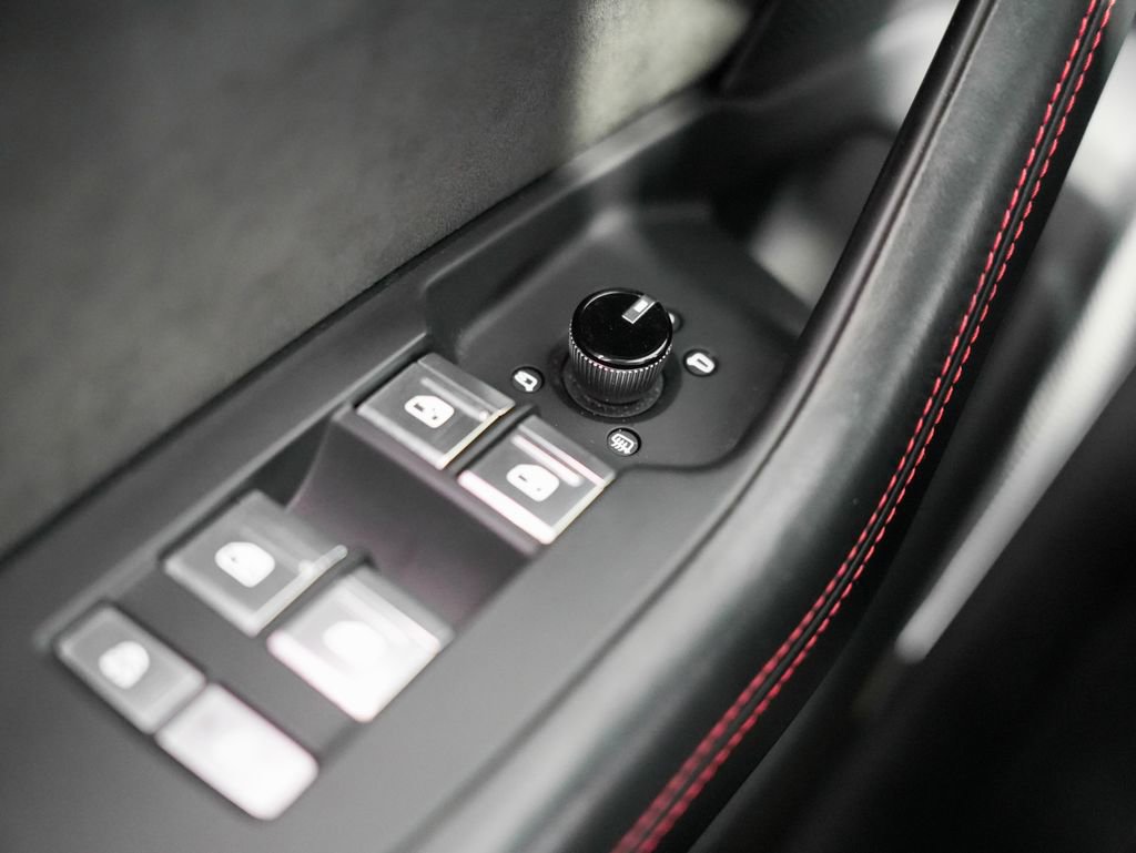Used 2021 Audi RS 6 w/ Carbon Optic Package AWD/4WD image 33