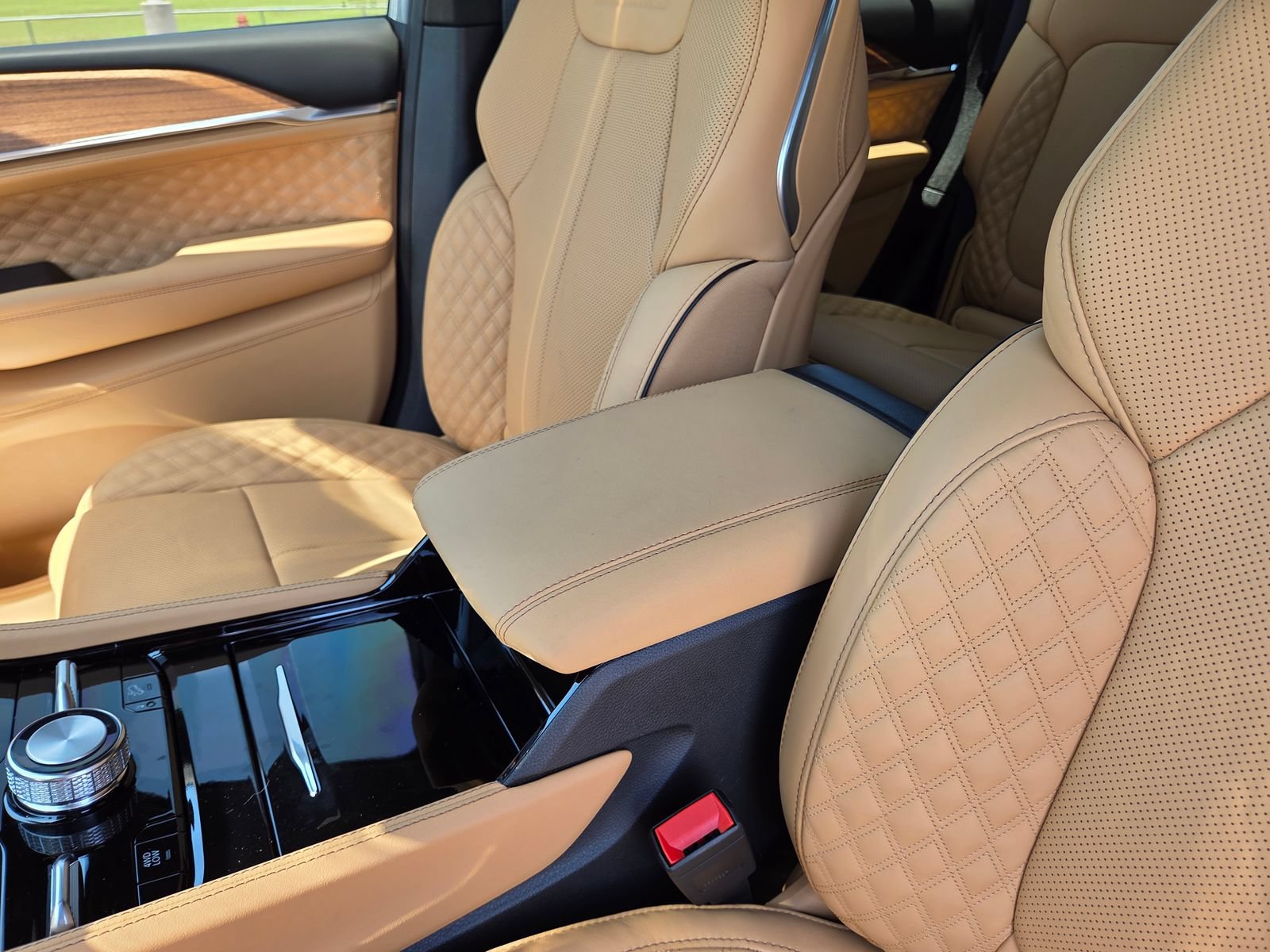 New 2026 Jeep Grand Cherokee Summit AWD/4WD image 34
