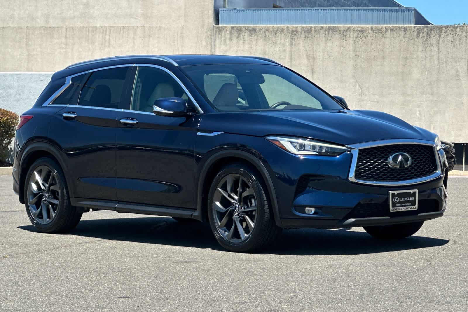 Used 2019 INFINITI QX50 Essential w/ Sensory Package AWD/4WD image 5