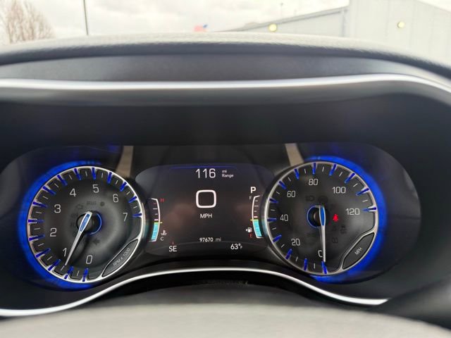 Used 2020 Chrysler Pacifica Limited image 20