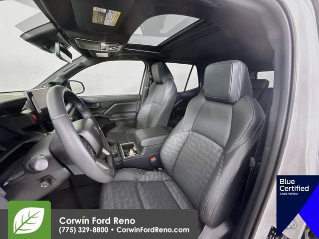 Used 2025 Toyota 4Runner TRD Off-Road Premium AWD/4WD image 26