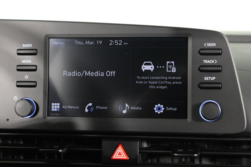 Certified 2025 Hyundai Elantra Sport image 9