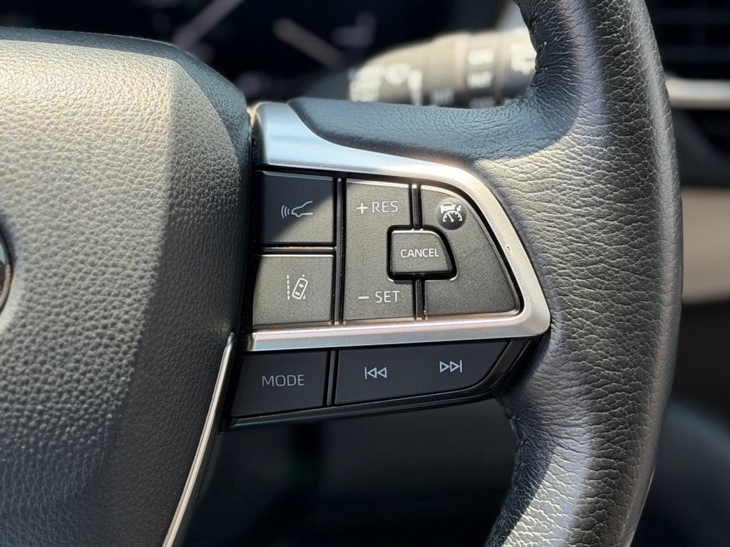 Used 2021 Toyota Sienna XLE AWD/4WD image 11