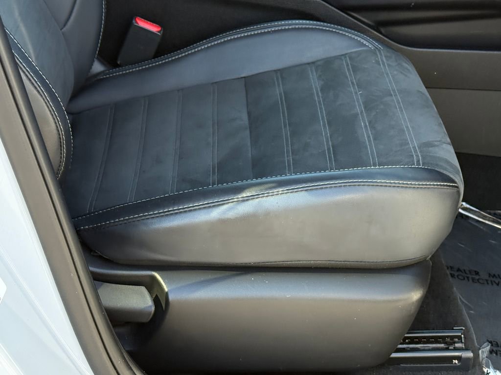 Used 2024 Mitsubishi Outlander SE image 10