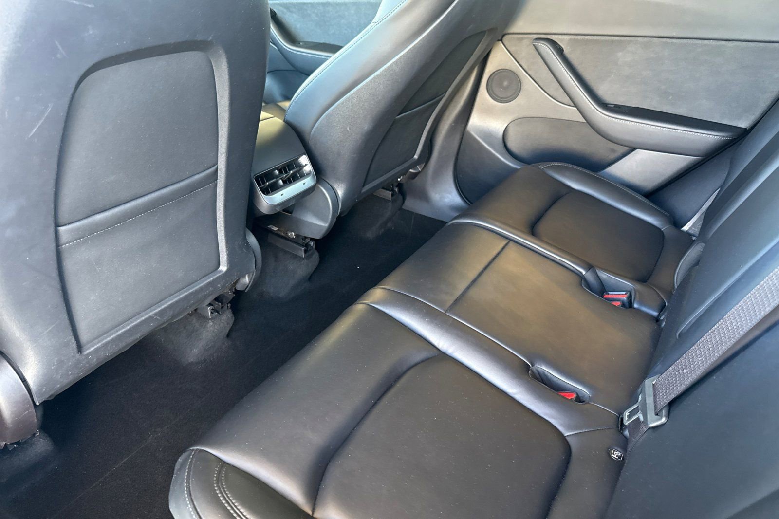 Used 2021 Tesla Model Y Long Range image 14