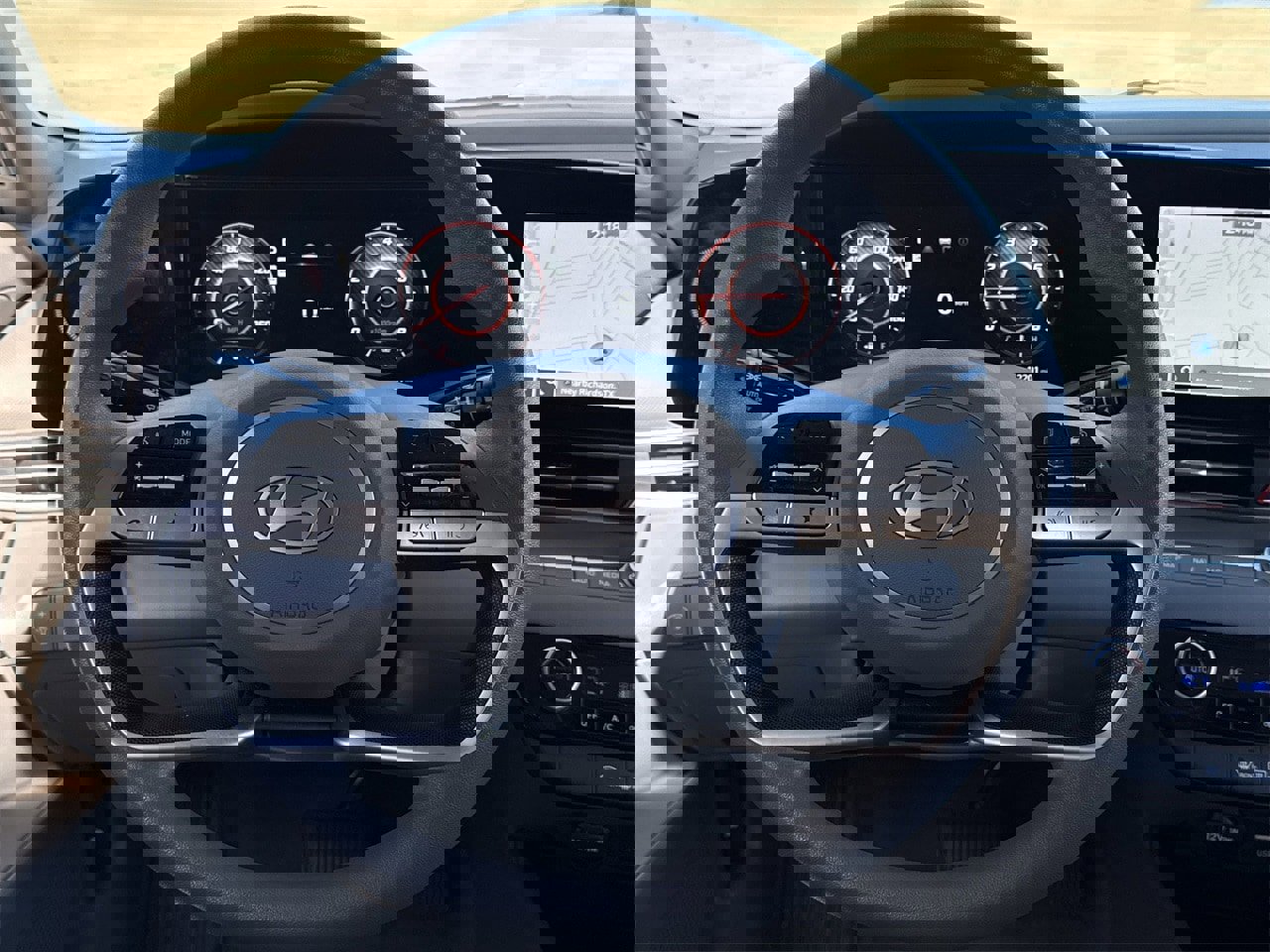 Used 2024 Hyundai Elantra SEL image 12