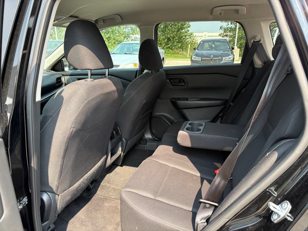 Used 2024 Nissan Rogue S AWD/4WD image 16