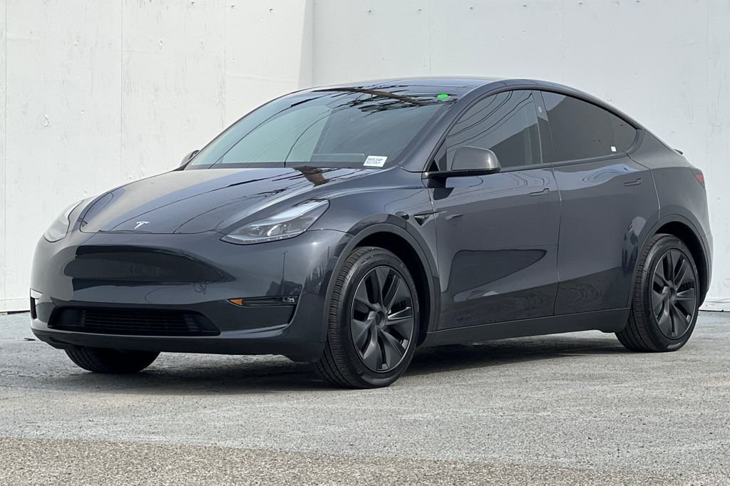Used 2025 Tesla Model Y Long Range image 7