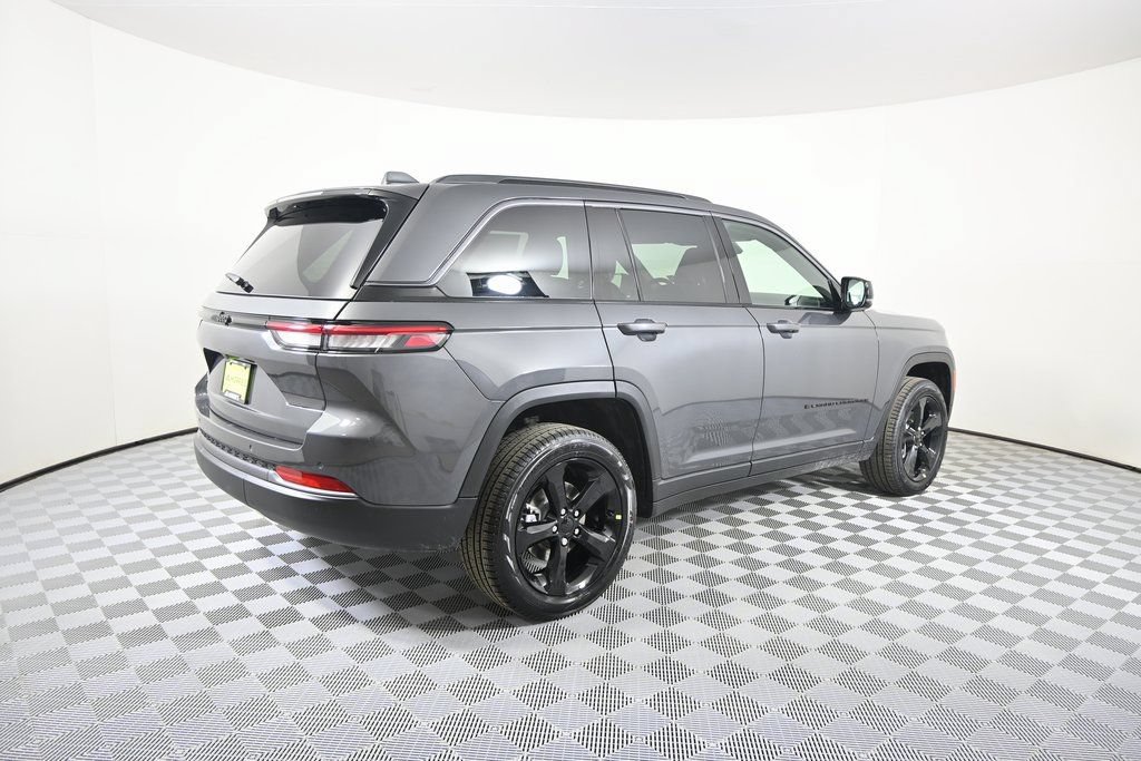 New 2026 Jeep Grand Cherokee Limited w/ Limited Altitude Package AWD/4WD image 6