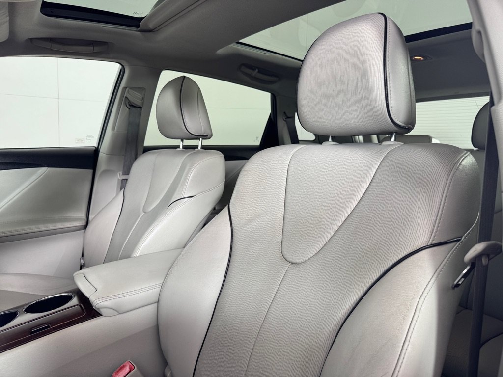 Used 2010 Toyota Venza AWD image 13