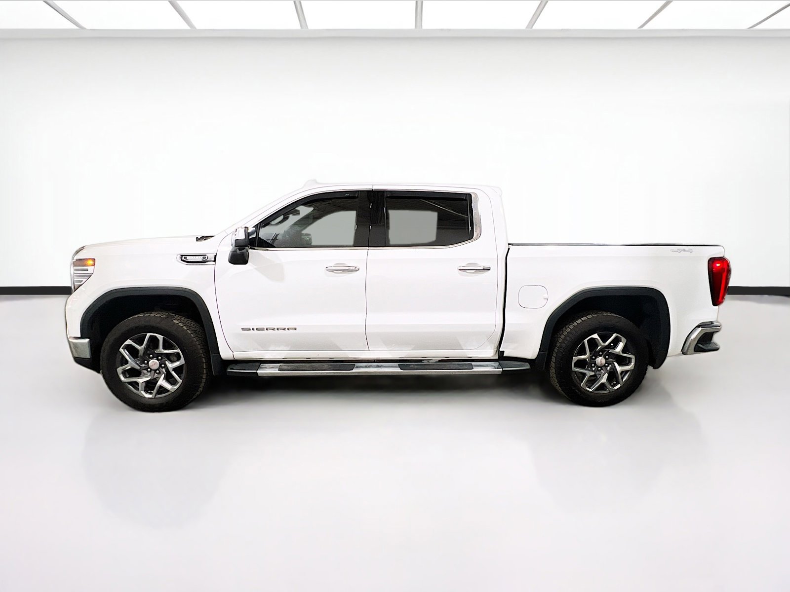 Used 2022 GMC Sierra 1500 SLT AWD/4WD image 21