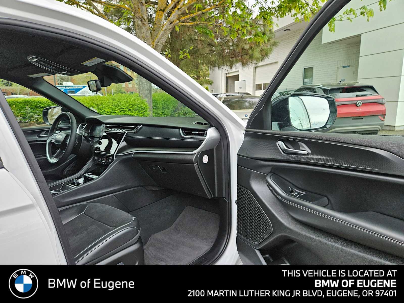 Used 2024 Jeep Grand Cherokee Altitude image 10