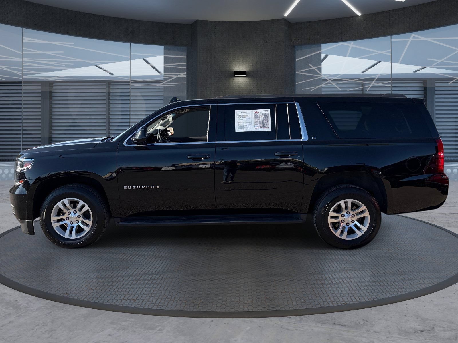 Certified 2019 Chevrolet Suburban LT AWD/4WD image 3