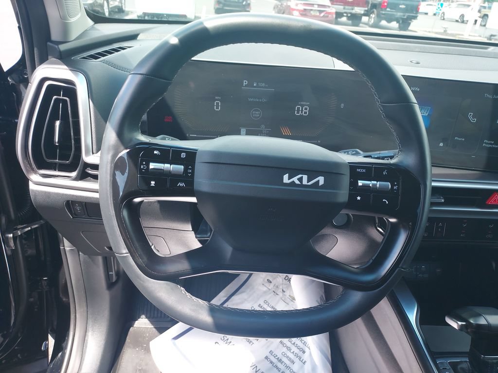 Used 2026 Kia Sorento LX FWD image 17