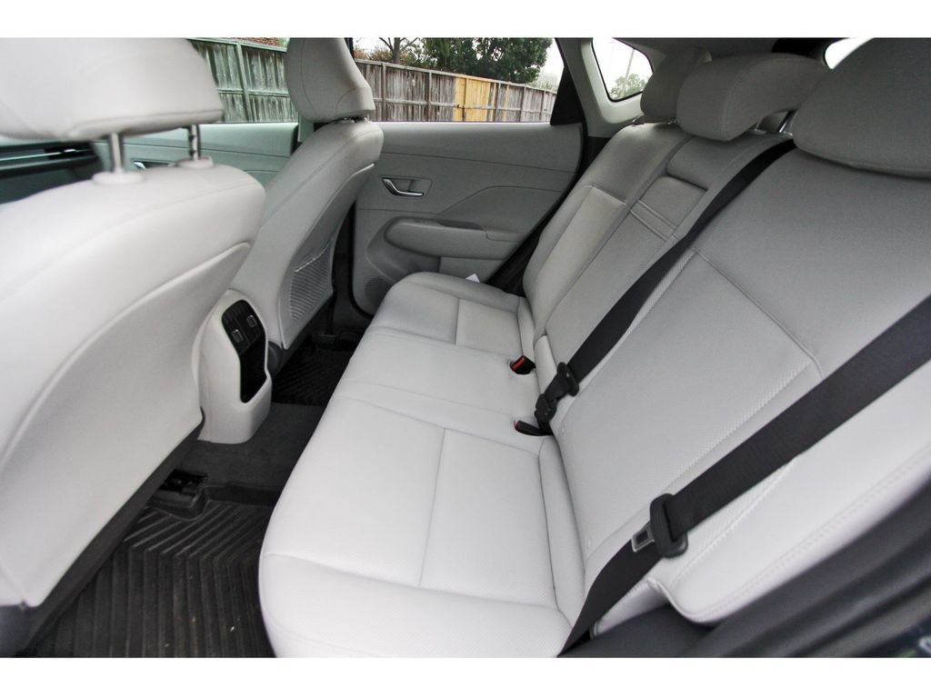 Certified 2025 Hyundai Kona Limited AWD/4WD image 14