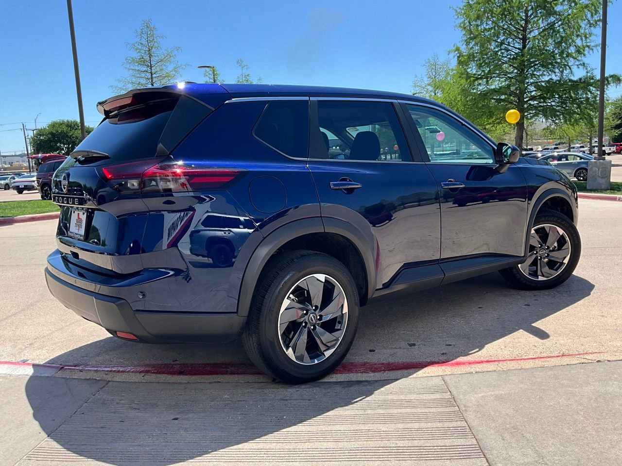 Used 2025 Nissan Rogue SV FWD image 6