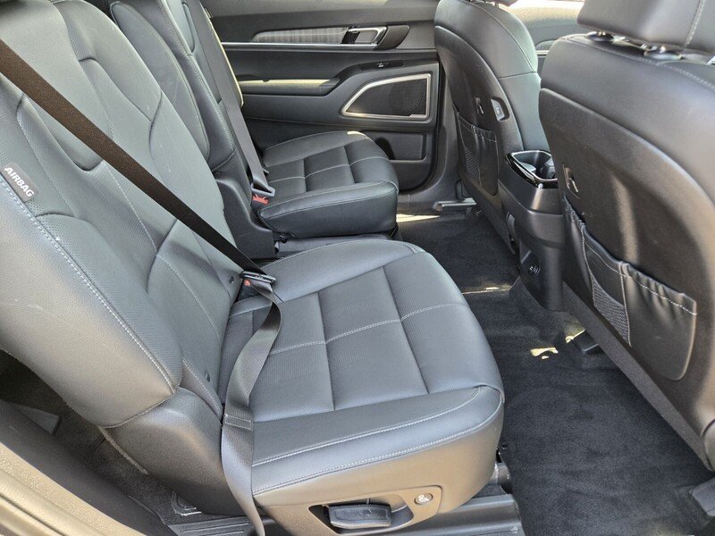Certified 2025 Kia Telluride EX w/ EX Captain's Chair Package FWD image 17