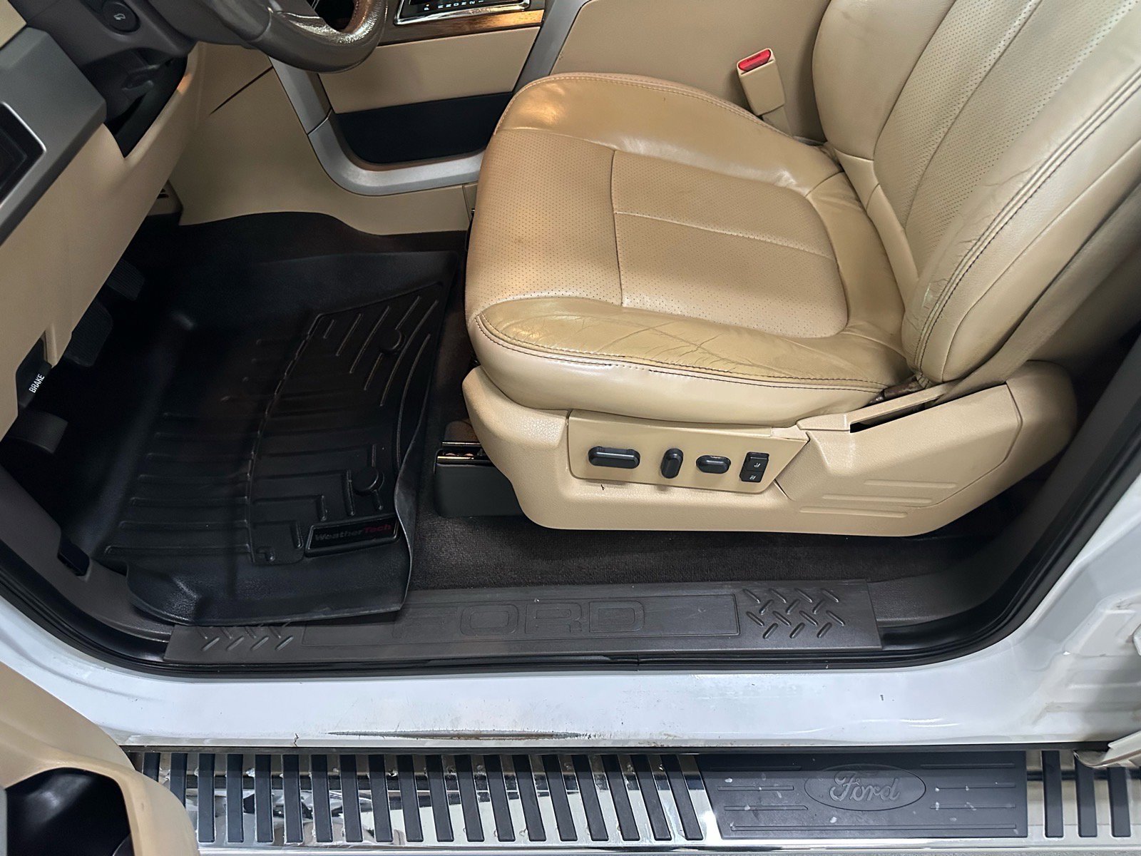 Used 2014 Ford F150 Lariat w/ Equipment Group 501A Mid image 24