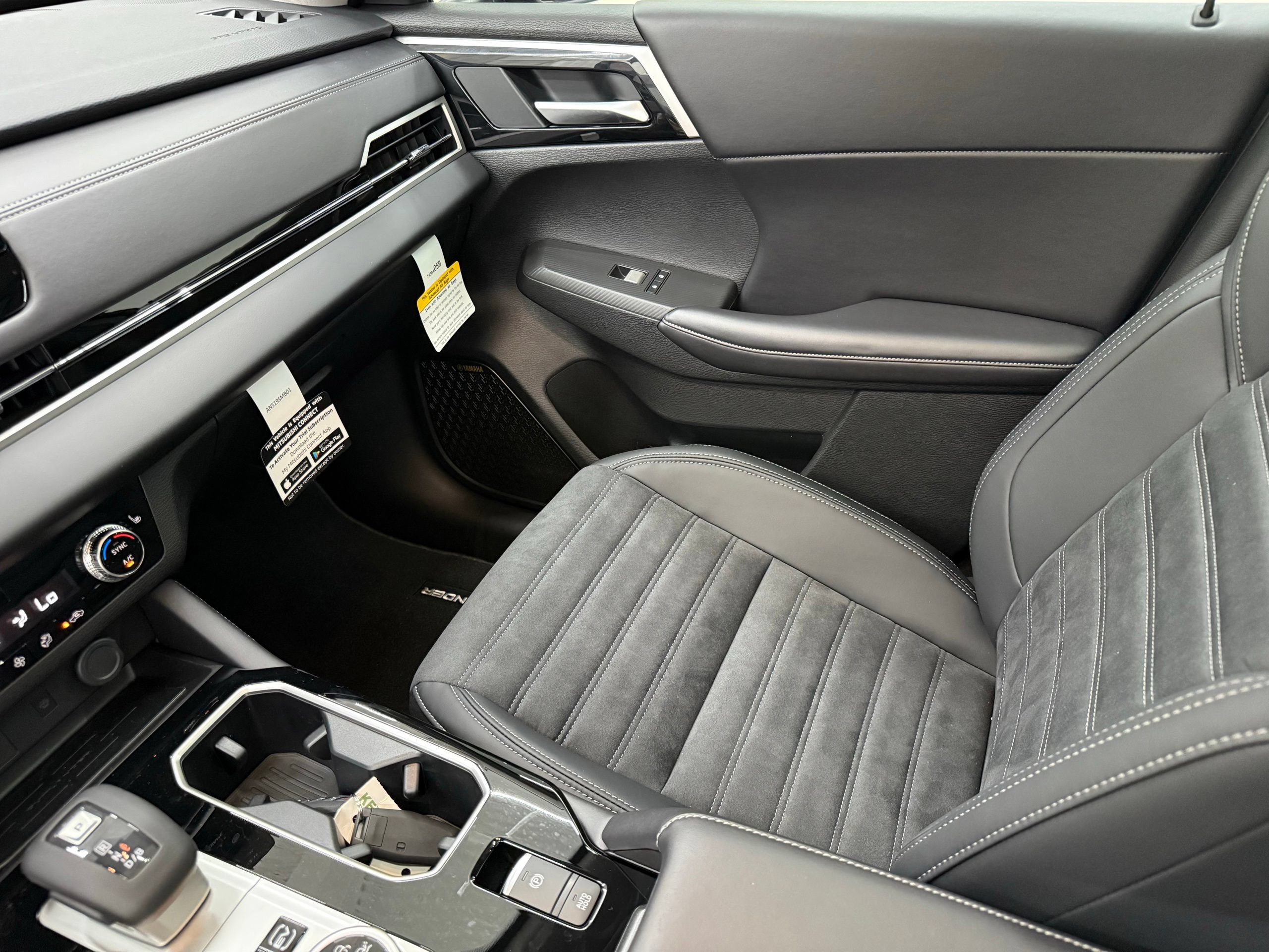 New 2026 Mitsubishi Outlander SE AWD/4WD image 18