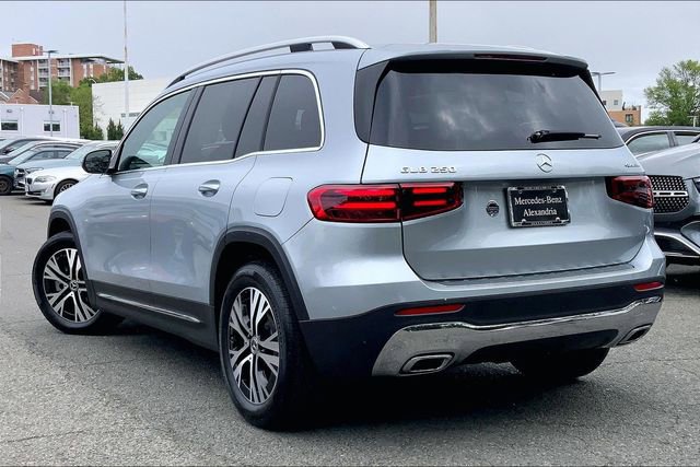 Used 2026 Mercedes-Benz GLB 250 4MATIC image 10