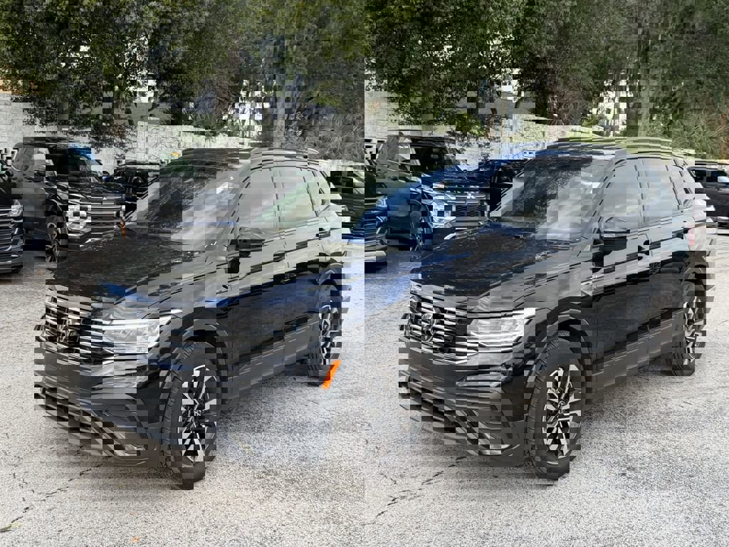 Used 2024 Volkswagen Tiguan S image 9
