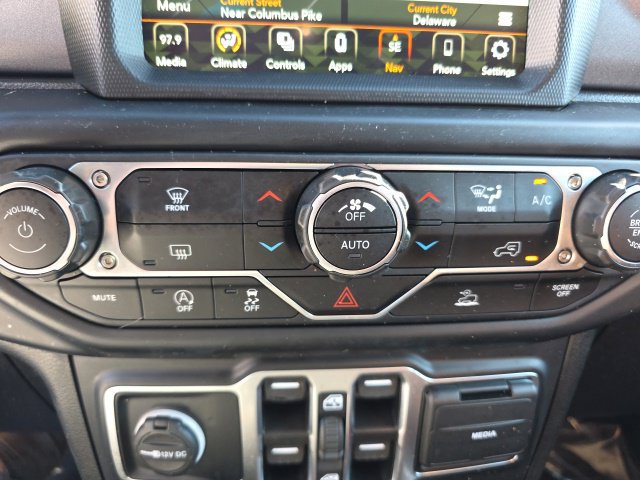 Used 2022 Jeep Gladiator Mojave AWD/4WD image 6