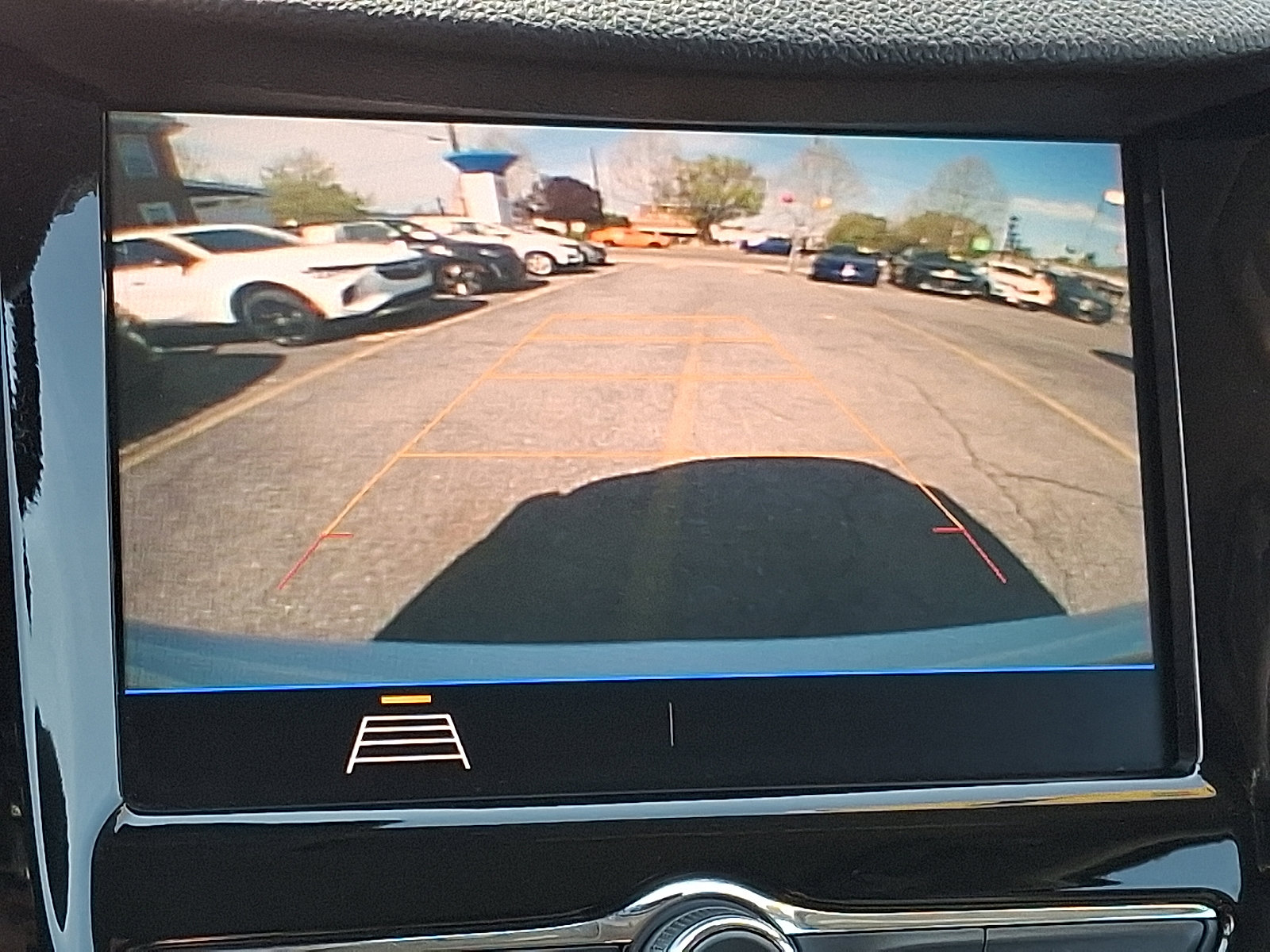 Used 2021 Chevrolet Trax LT w/ Driver Confidence Package FWD image 19