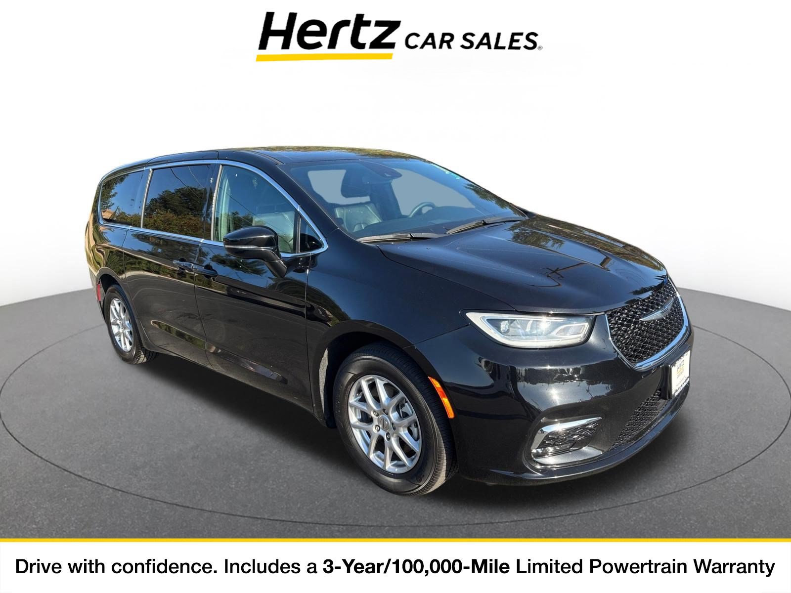 Used 2025 Chrysler Pacifica Select