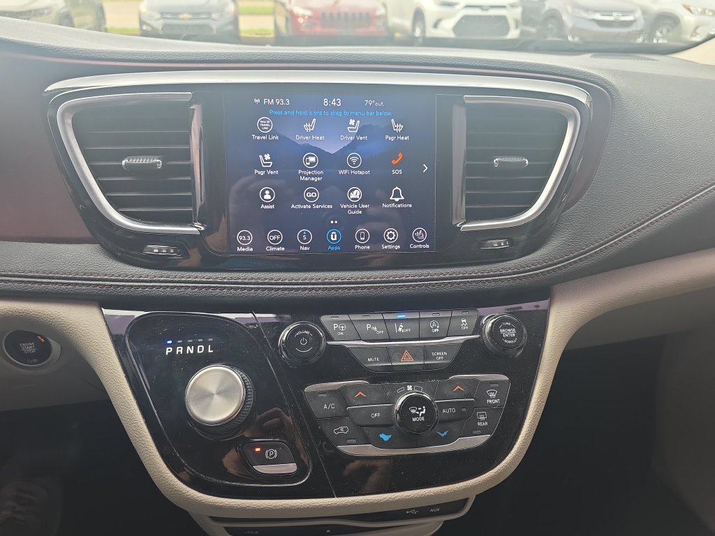 Used 2020 Chrysler Pacifica Limited w/ Advanced Safetytec Group FWD image 11