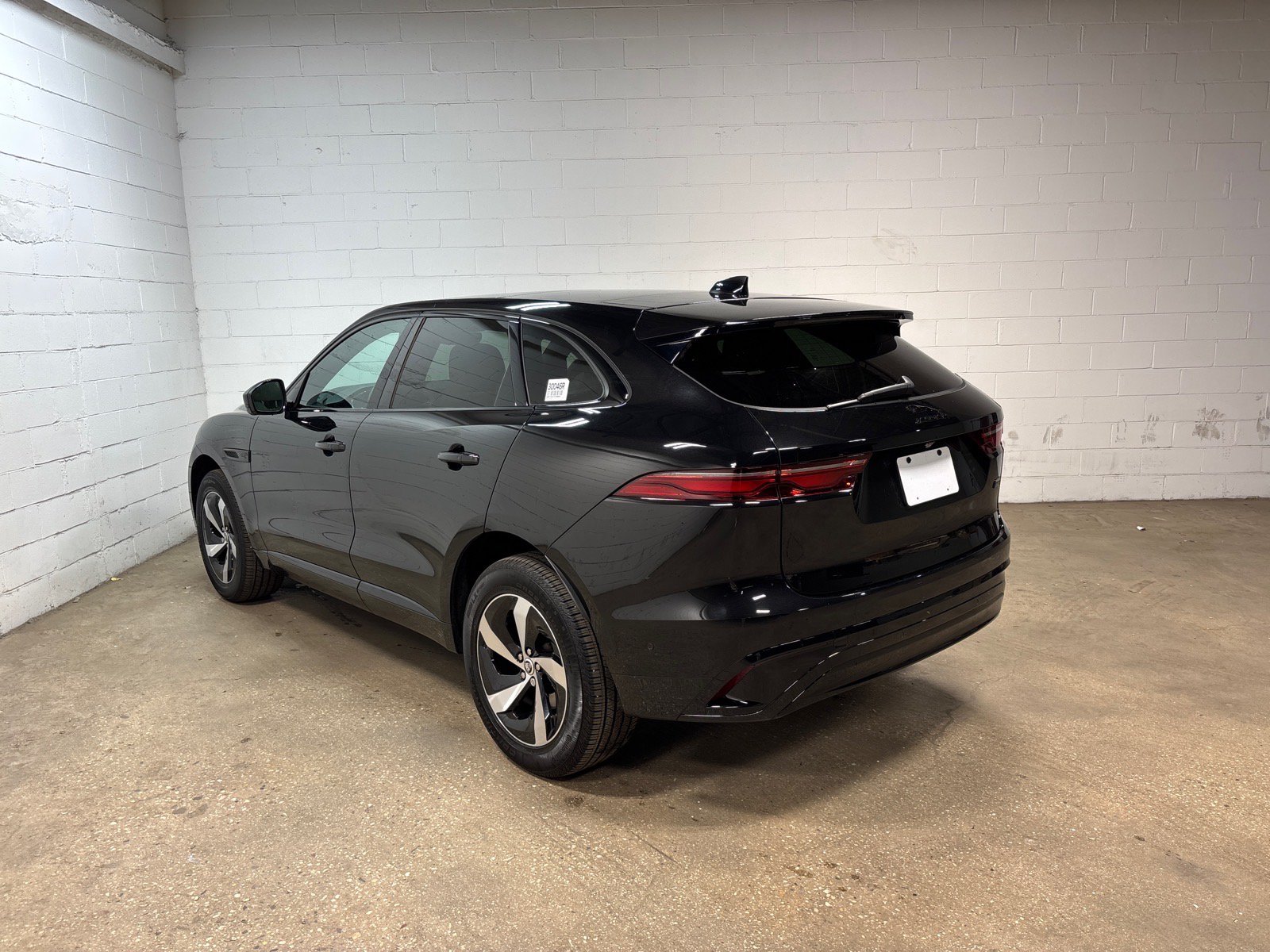 Used 2026 Jaguar F-PACE R-Dynamic S AWD/4WD image 9