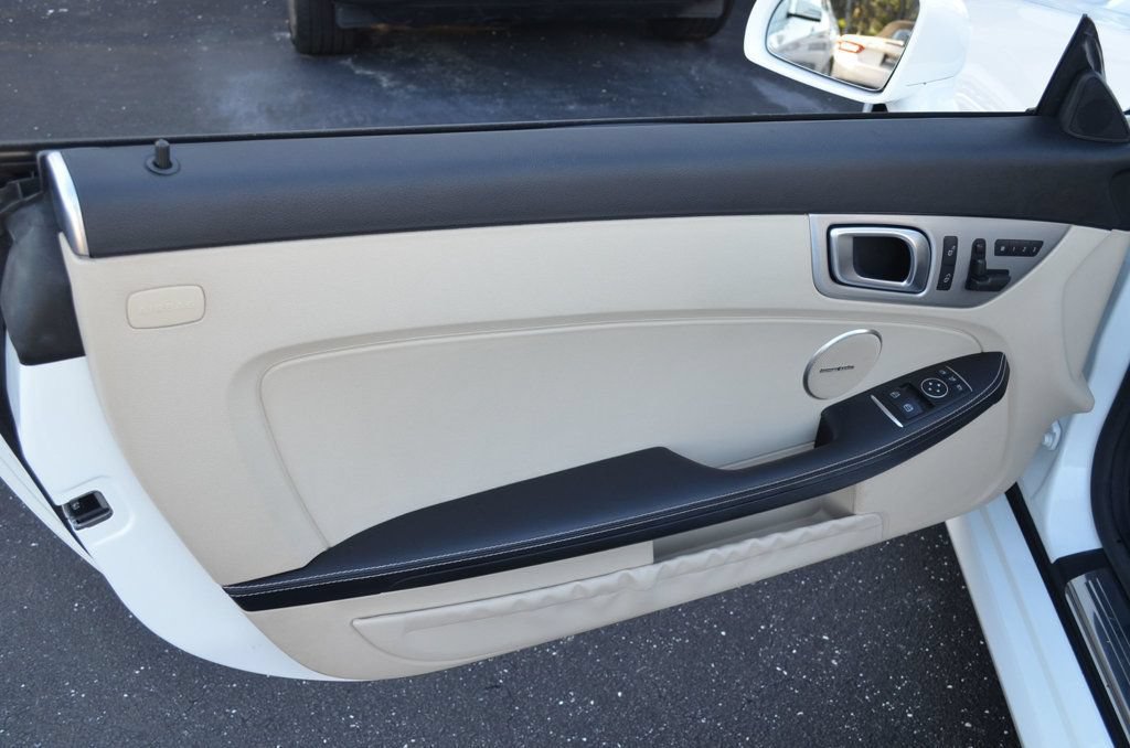 Used 2015 Mercedes-Benz SLK 250 image 41