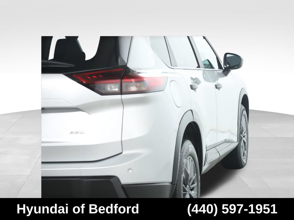 Used 2024 Nissan Rogue S AWD/4WD image 47