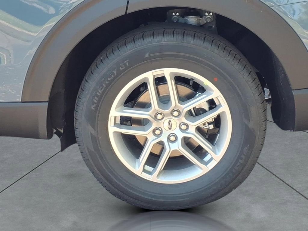 New 2026 Ford Explorer Active AWD/4WD image 4