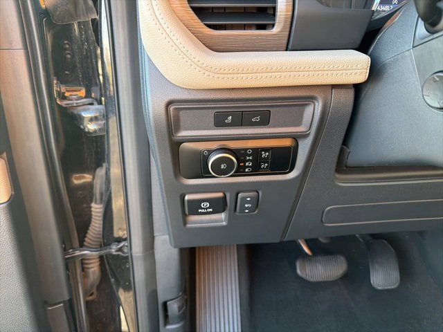 Used 2024 Ford Expedition Max Limited image 26