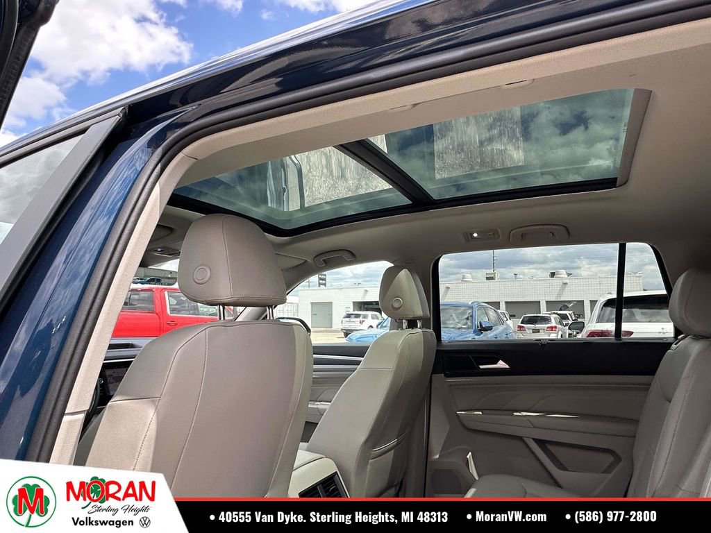 Used 2023 Volkswagen Atlas SEL R-Line AWD/4WD image 18