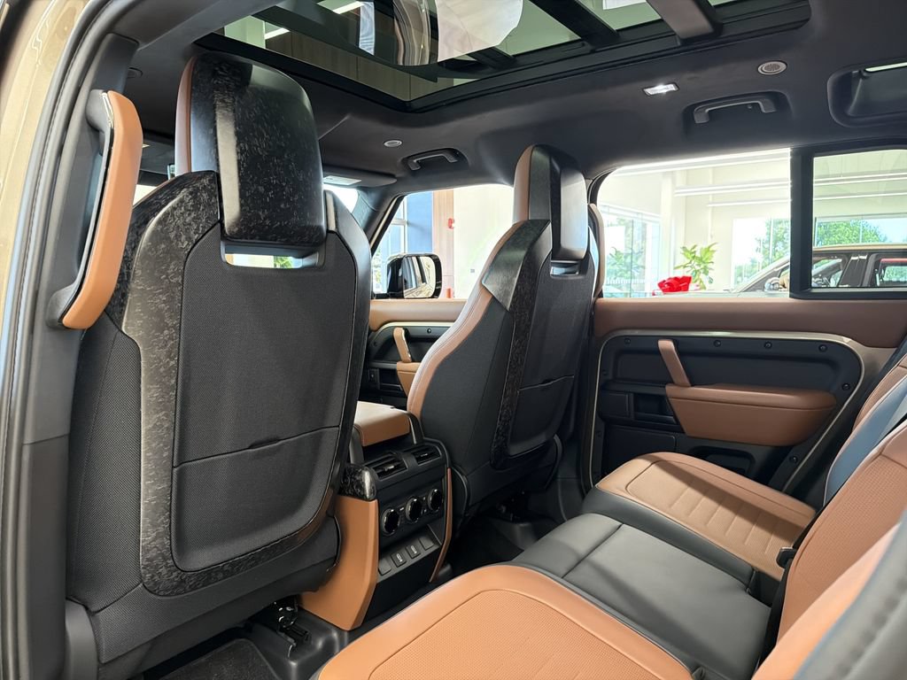 New 2026 Land Rover Defender 110 OCTA AWD/4WD image 11