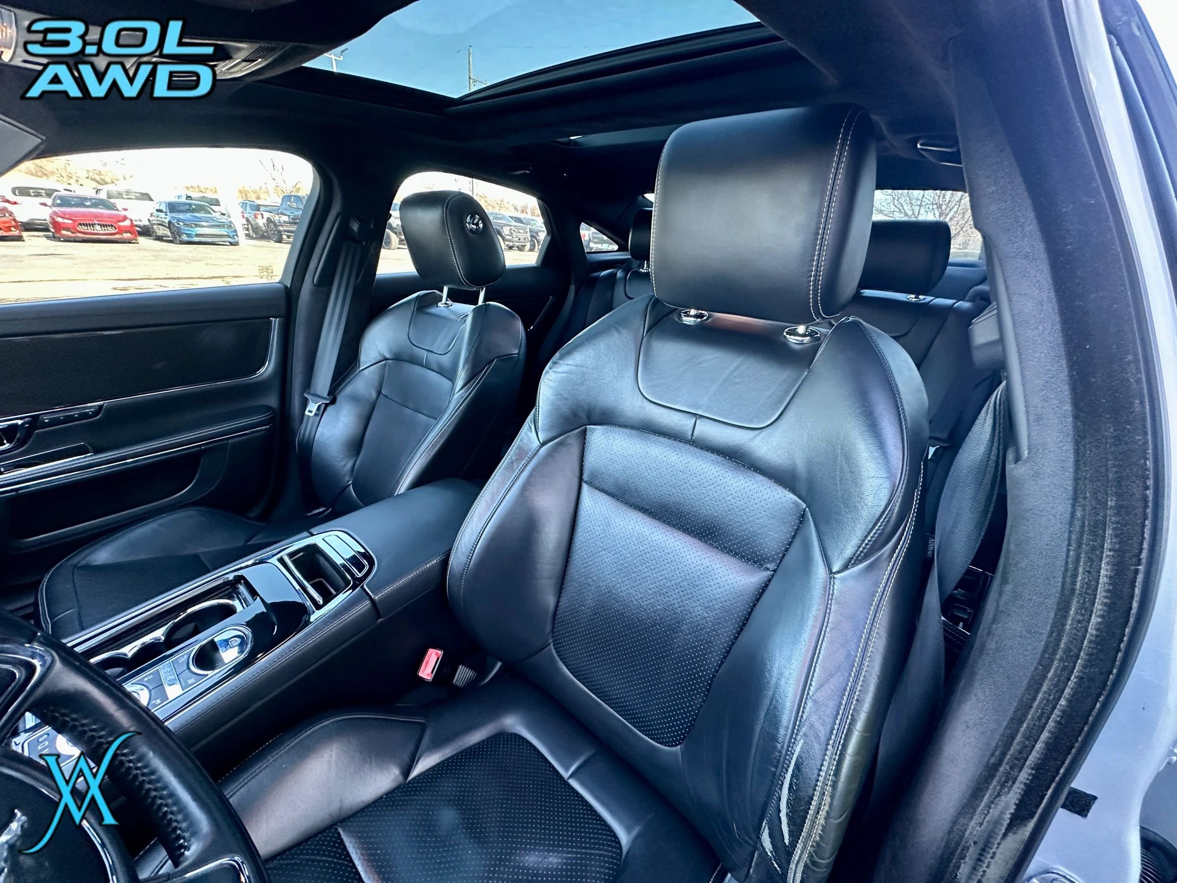 Used 2015 Jaguar XJ AWD image 16