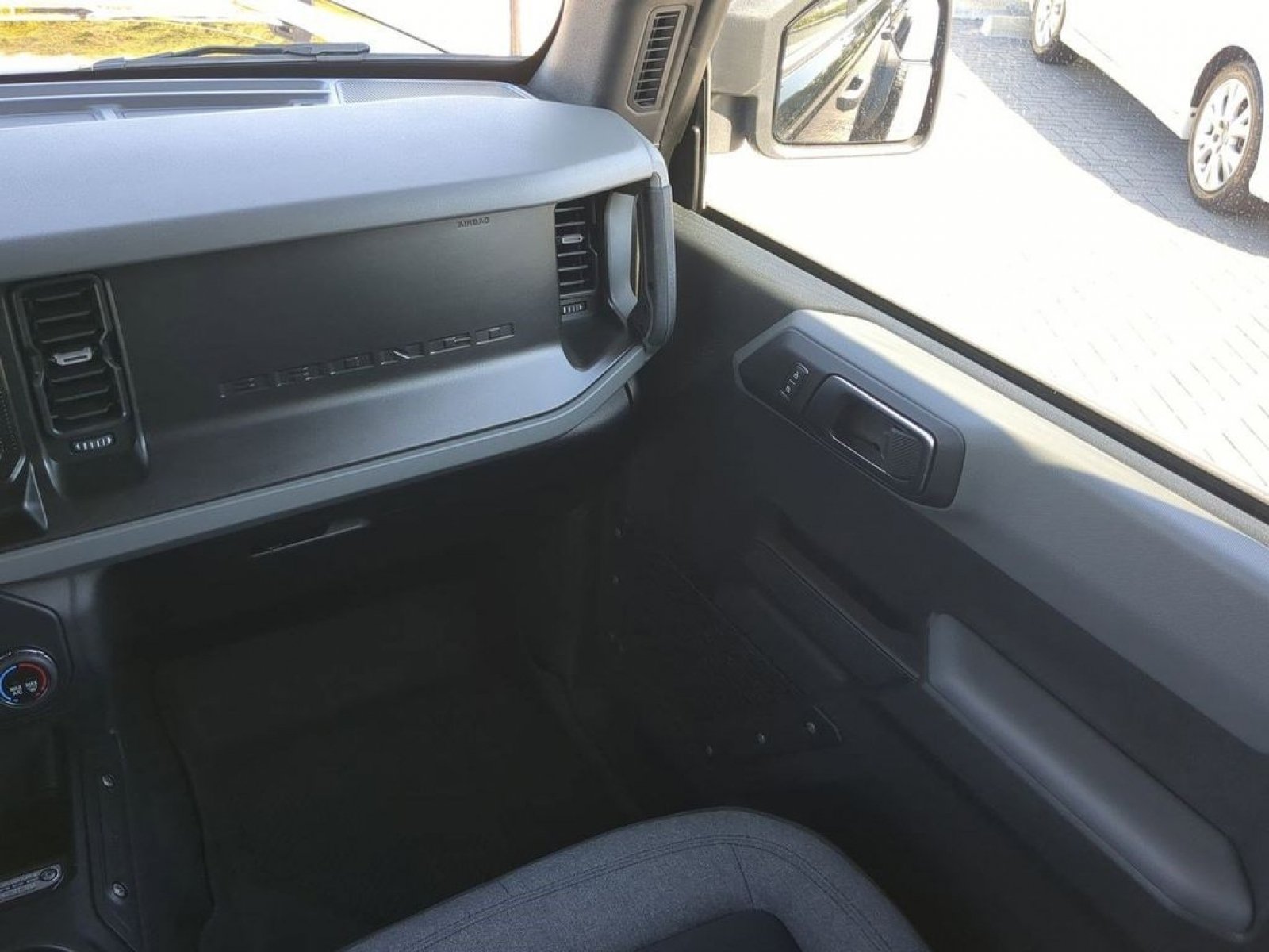 Used 2021 Ford Bronco 4-Door AWD/4WD image 17