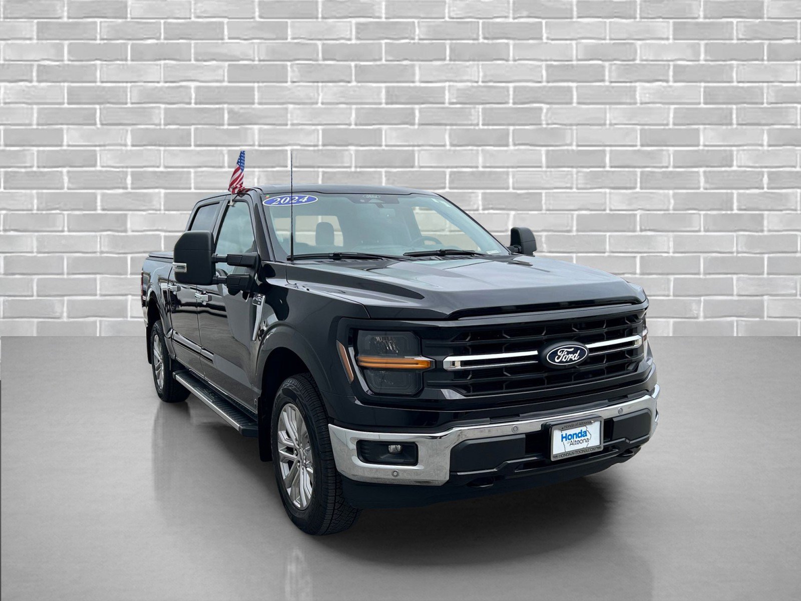 Used 2024 Ford F150 XLT w/ Equipment Group 302A MID image 6