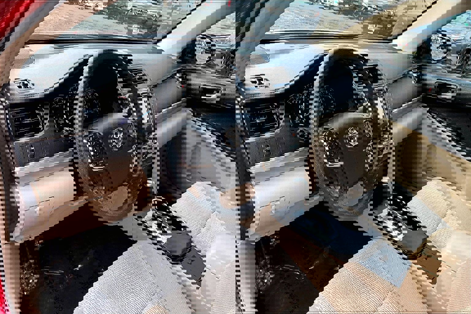 Used 2012 Toyota Camry LE image 13