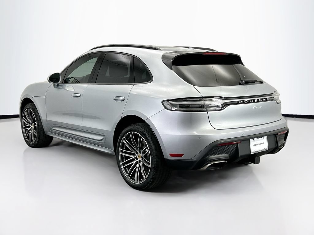 Used 2026 Porsche Macan AWD/4WD image 3