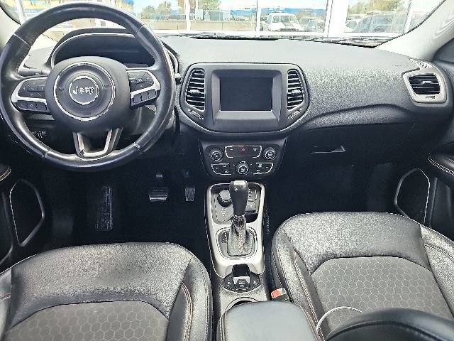 Used 2019 Jeep Compass Latitude w/ Cold Weather Group AWD/4WD image 12