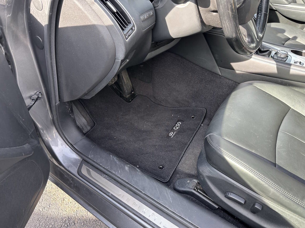 Used 2015 INFINITI Q50 Premium w/ Navigation Package image 13