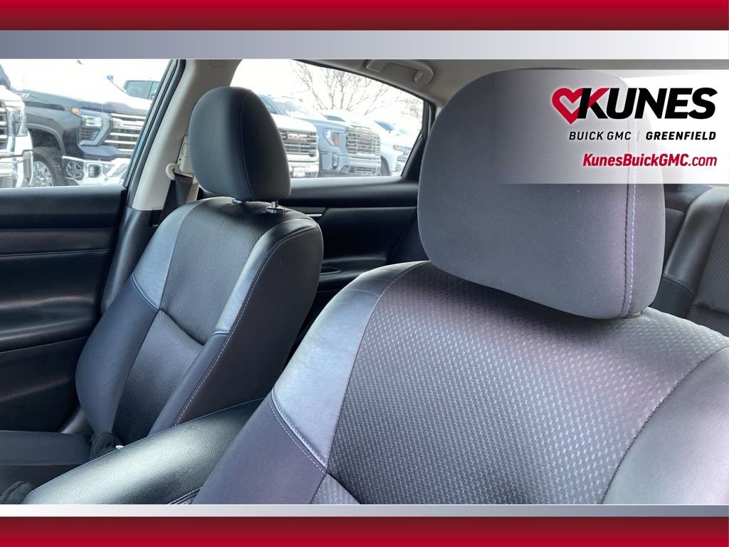 Used 2017 Nissan Altima 2.5 SR w/ Midnight Edition Package image 18