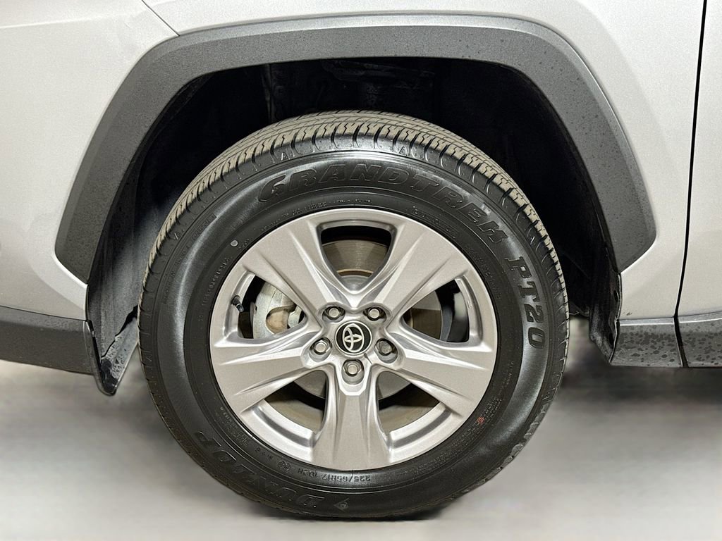 Used 2025 Toyota RAV4 XLE image 28